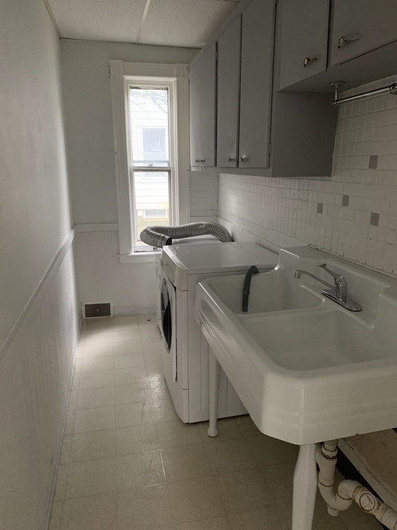 17 Whipple Street Worcester, MA 01607 - Photo 18 of 26 Gallery Image 18
