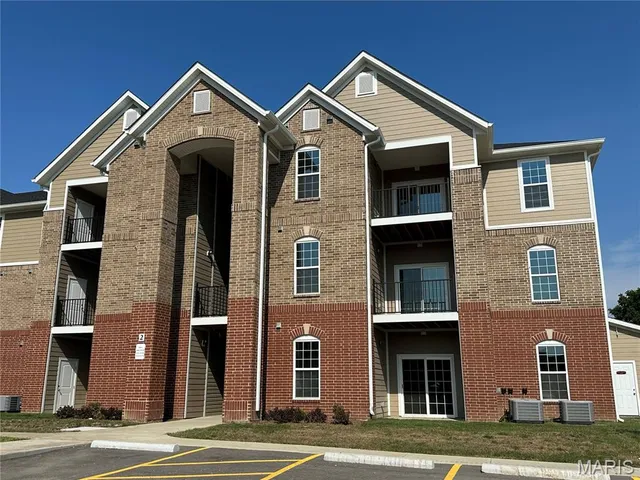 $1,450 | 135 Harmony Mdws Court, Unit 135, Dardenne Prairie, MO 63368