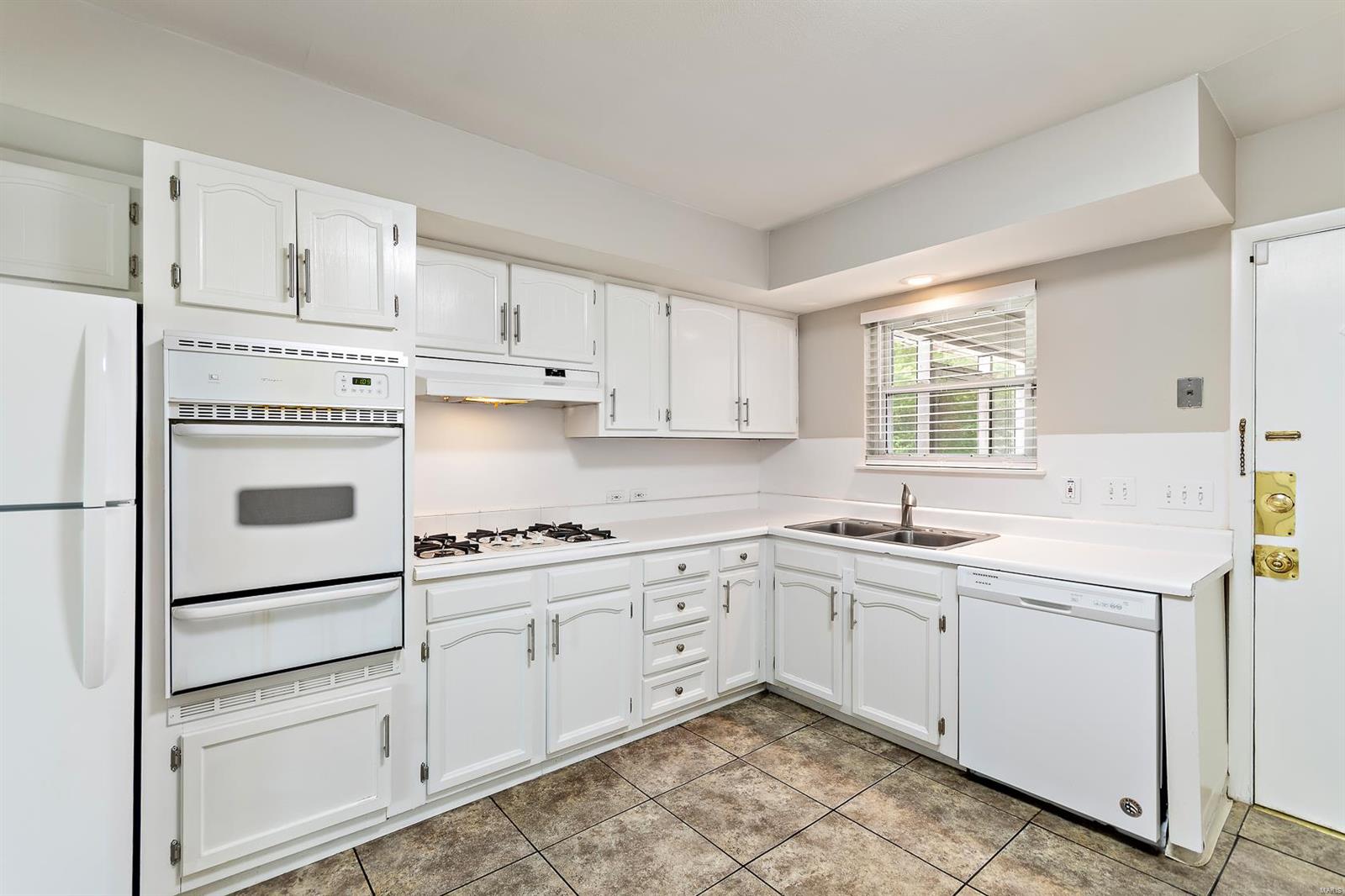 536 Emerson Road St. Louis, MO 63141 - Photo 7 of 26