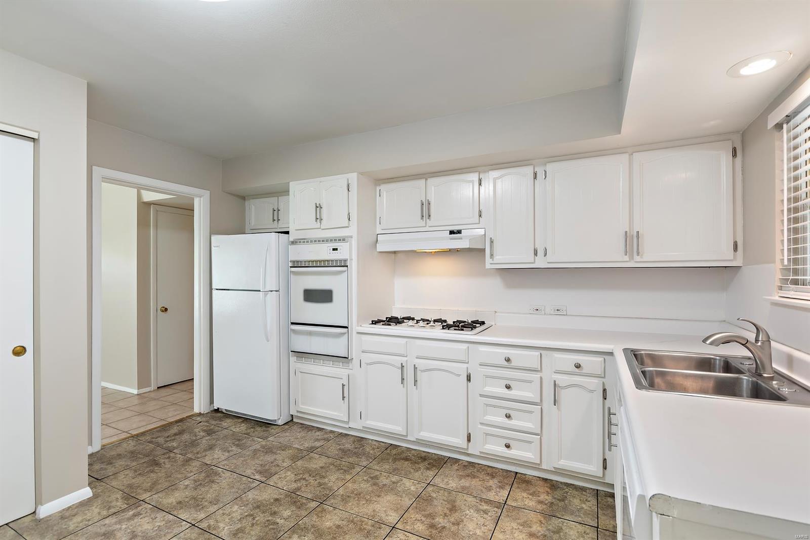 536 Emerson Road St. Louis, MO 63141 - Photo 8 of 26