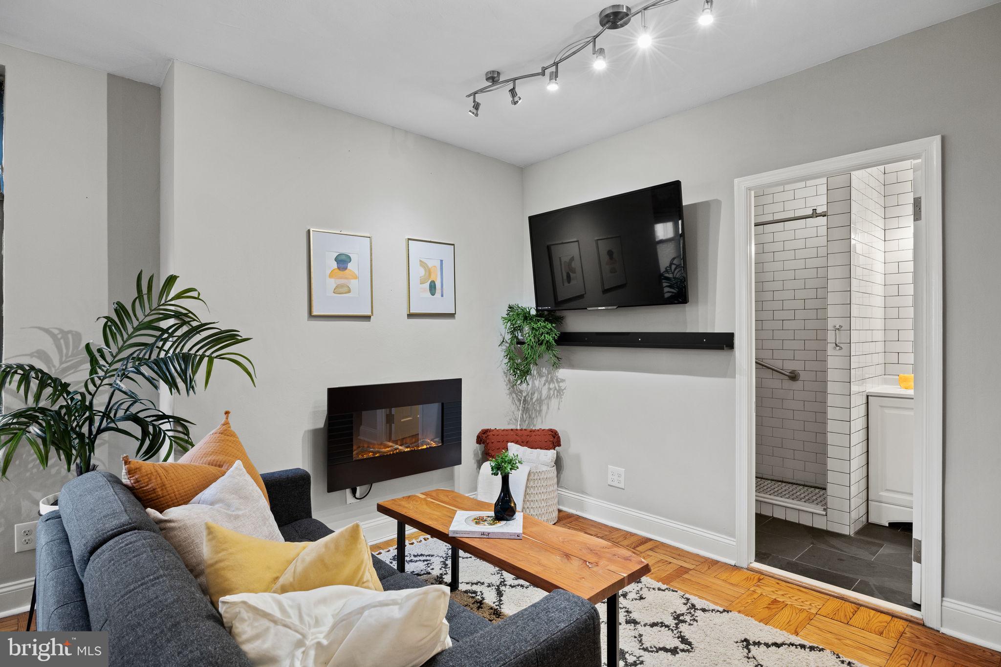 2601 Pennsylvania Avenue, Unit 205 Philadelphia, PA 19130 - Photo 4 of 32