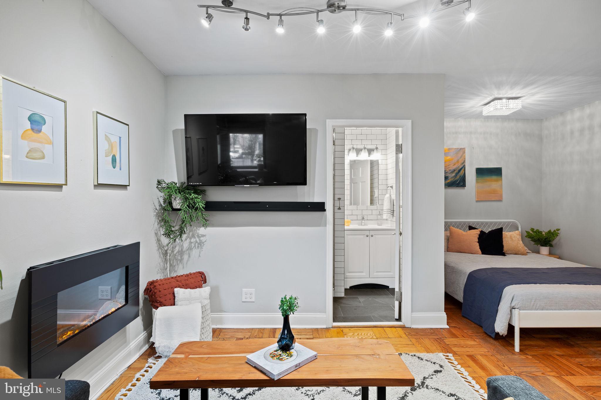 2601 Pennsylvania Avenue, Unit 205 Philadelphia, PA 19130 - Photo 8 of 32