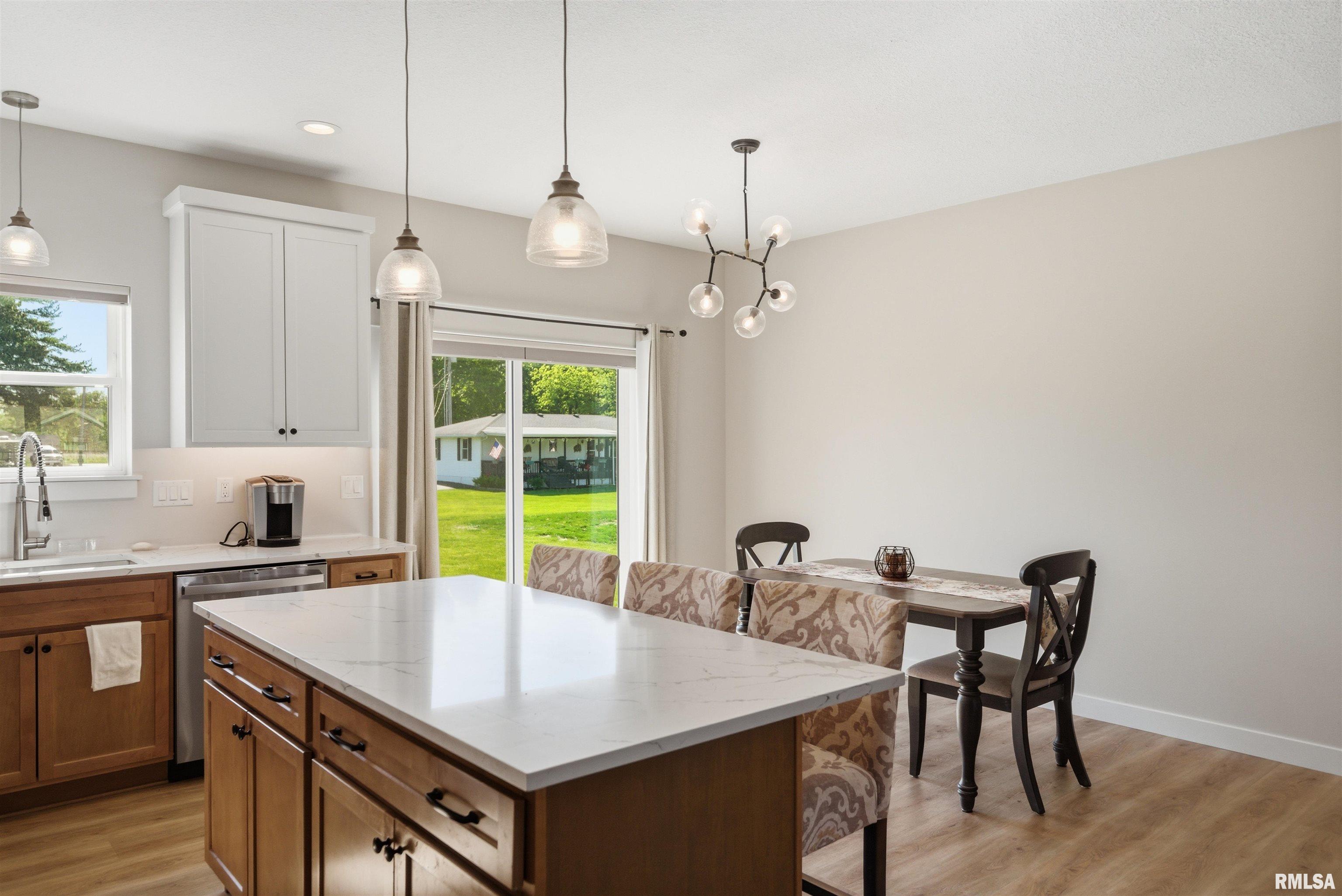215 Cypress Point Washington, IL 61571 - Photo 11 of 39