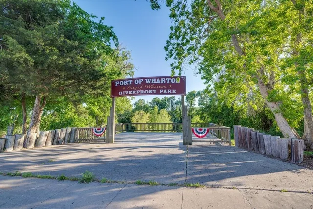 $1,900 | 313 Nicholas Road, Wharton, TX 77488