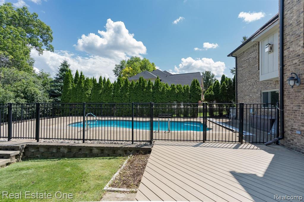 1784 Blue Grass Drive Rochester Hills, MI 48306 - Photo 8 of 72