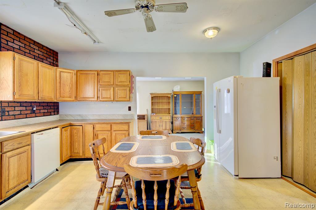 5396 East Atherton Road Burton, MI 48519 - Photo 12 of 59