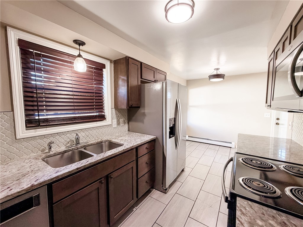 56 Hyacinth Street Providence, RI 02904 - Photo 2 of 22