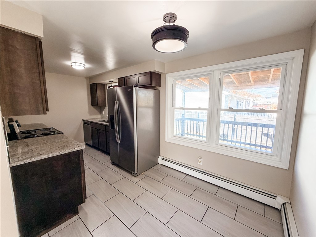 56 Hyacinth Street Providence, RI 02904 - Photo 4 of 22