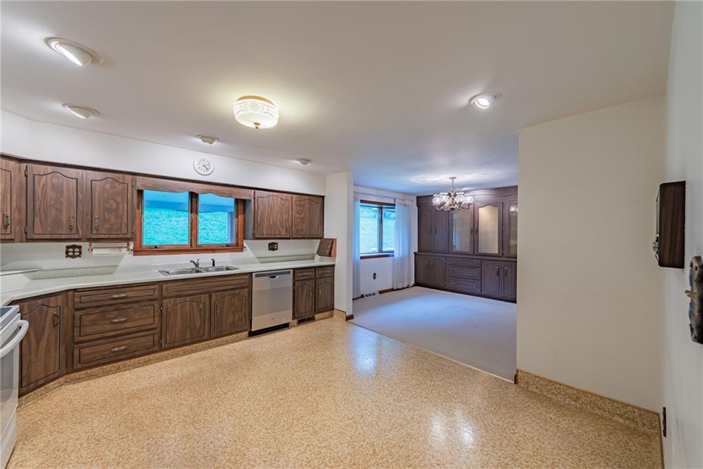 450 Slate Run Road Greensburg, PA 15601 - Photo 3 of 25 Gallery Image 3