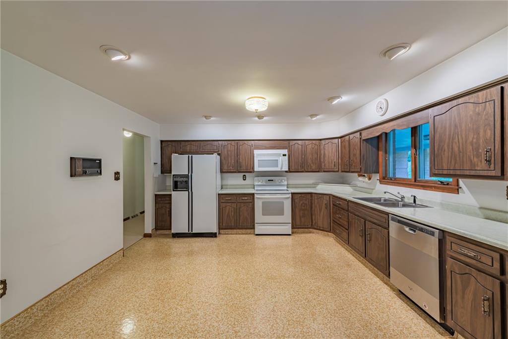 450 Slate Run Road Greensburg, PA 15601 - Photo 4 of 25 Gallery Image 4