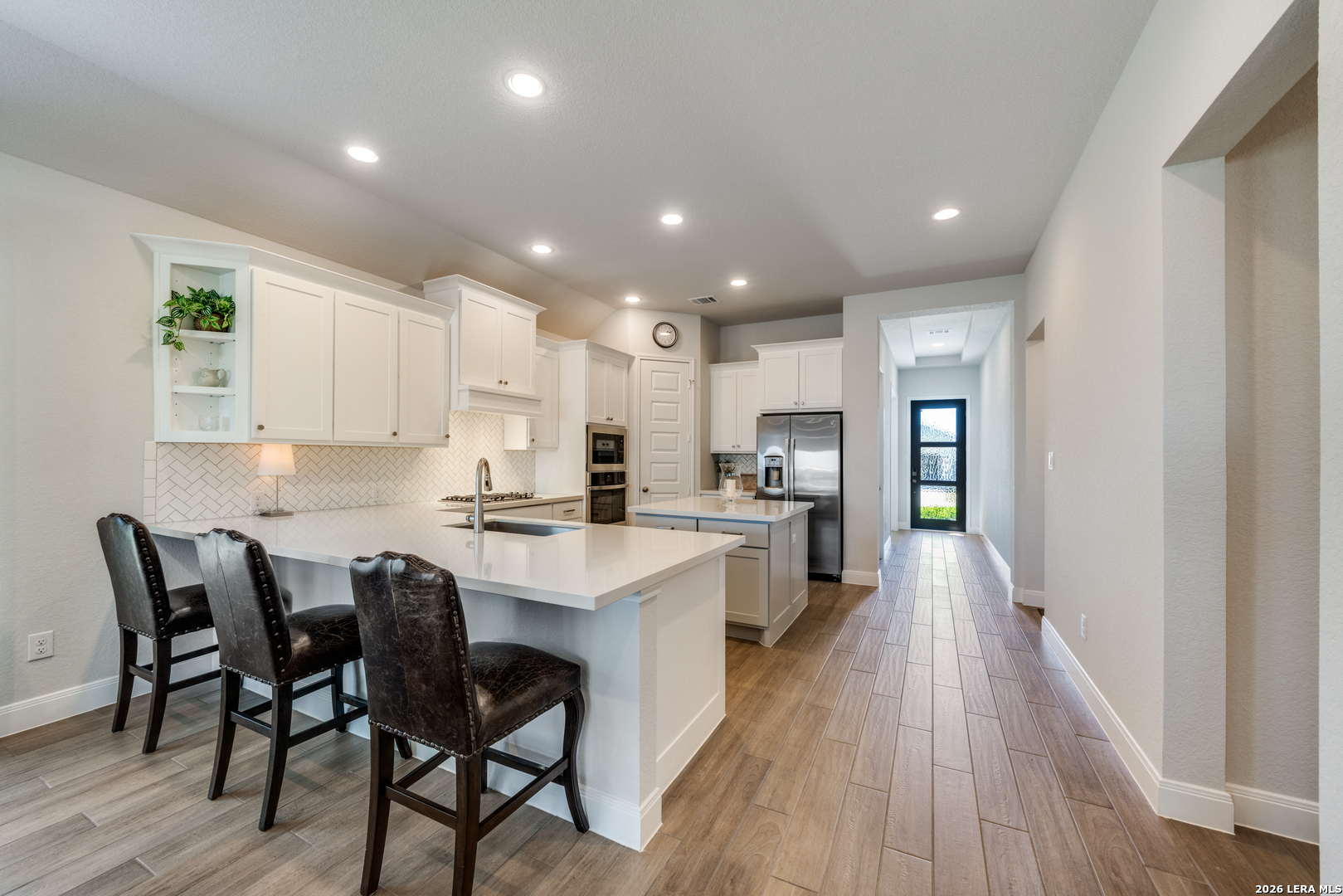 1720 Field Brook Seguin, TX 78155 - Photo 3 of 25