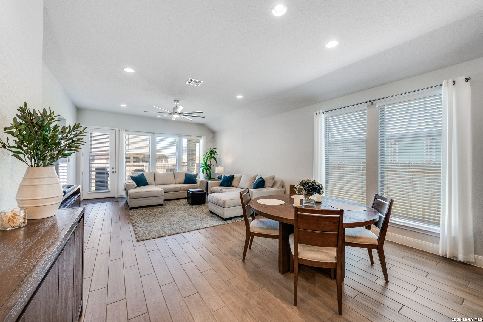 1720 Field Brook Seguin, TX 78155 - Photo 8 of 25