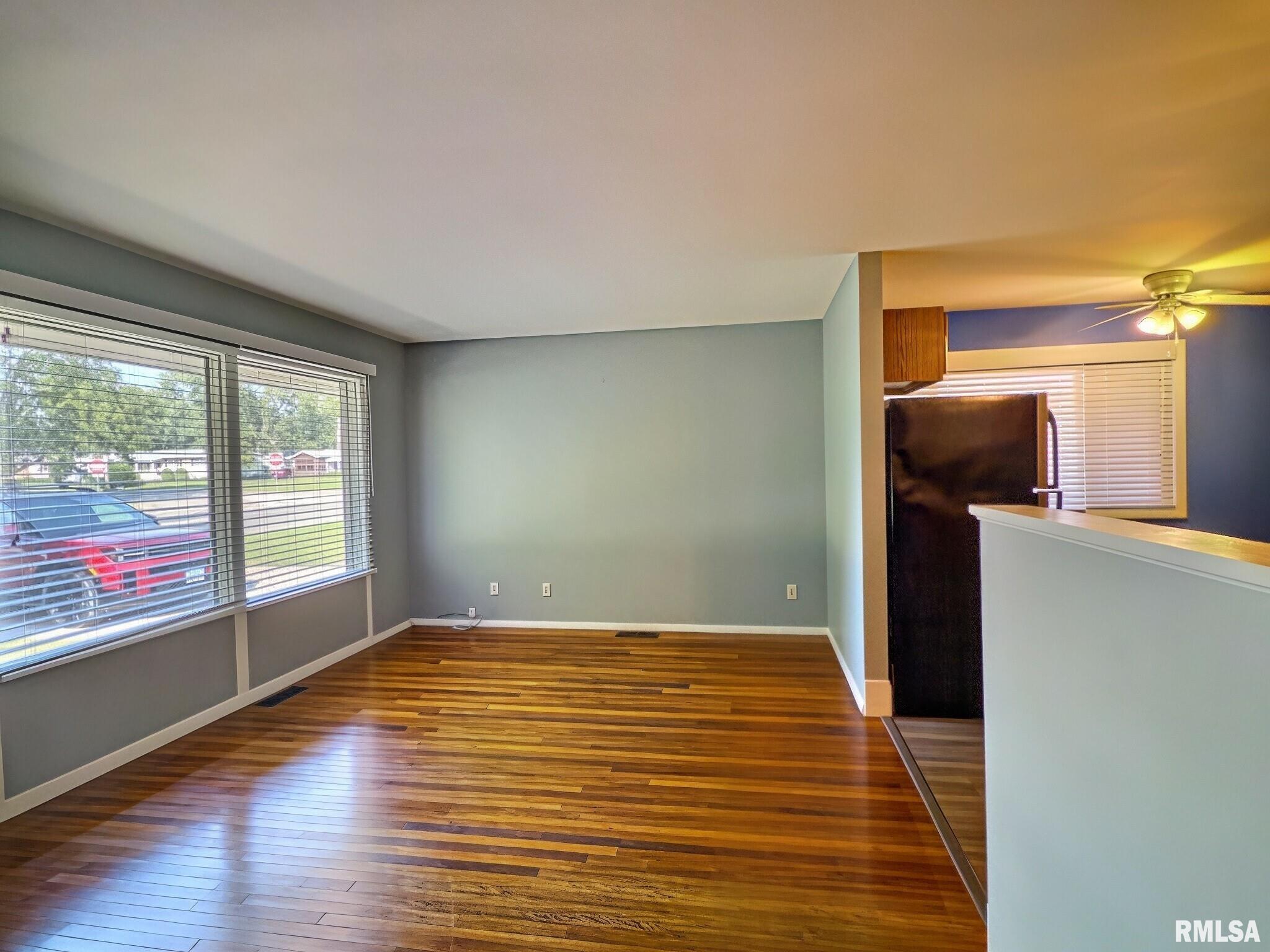 5744 North Hamilton Road Peoria, IL 61614 - Photo 4 of 28 Gallery Image 4
