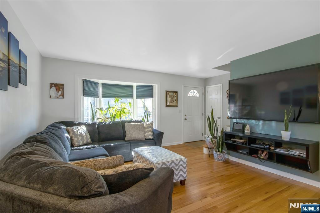 497 Tappan Road Norwood, NJ 07648 - Photo 8 of 33