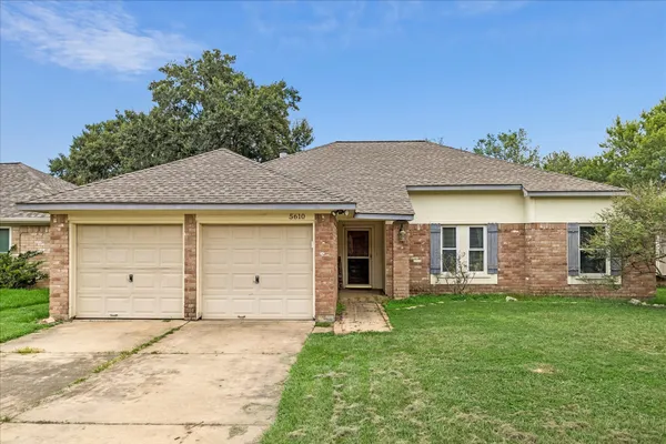 $1,900 | 5610 Village Arbour Drive, Katy, TX 77493