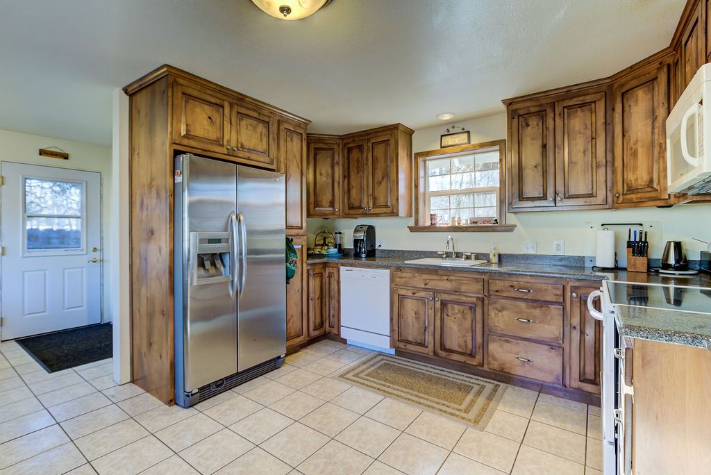 204 Squaw Valley Road McCloud, CA 96057 - Photo 14 of 25 Gallery Image 14