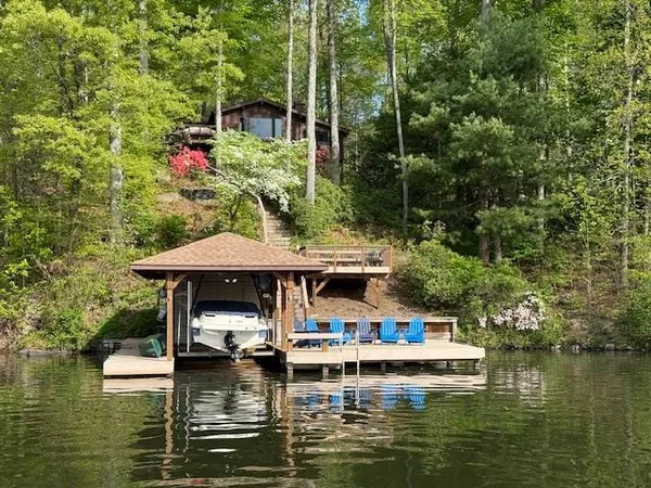 $525,000 | 603 North Lakeshore Drive, Louisa, VA 23093