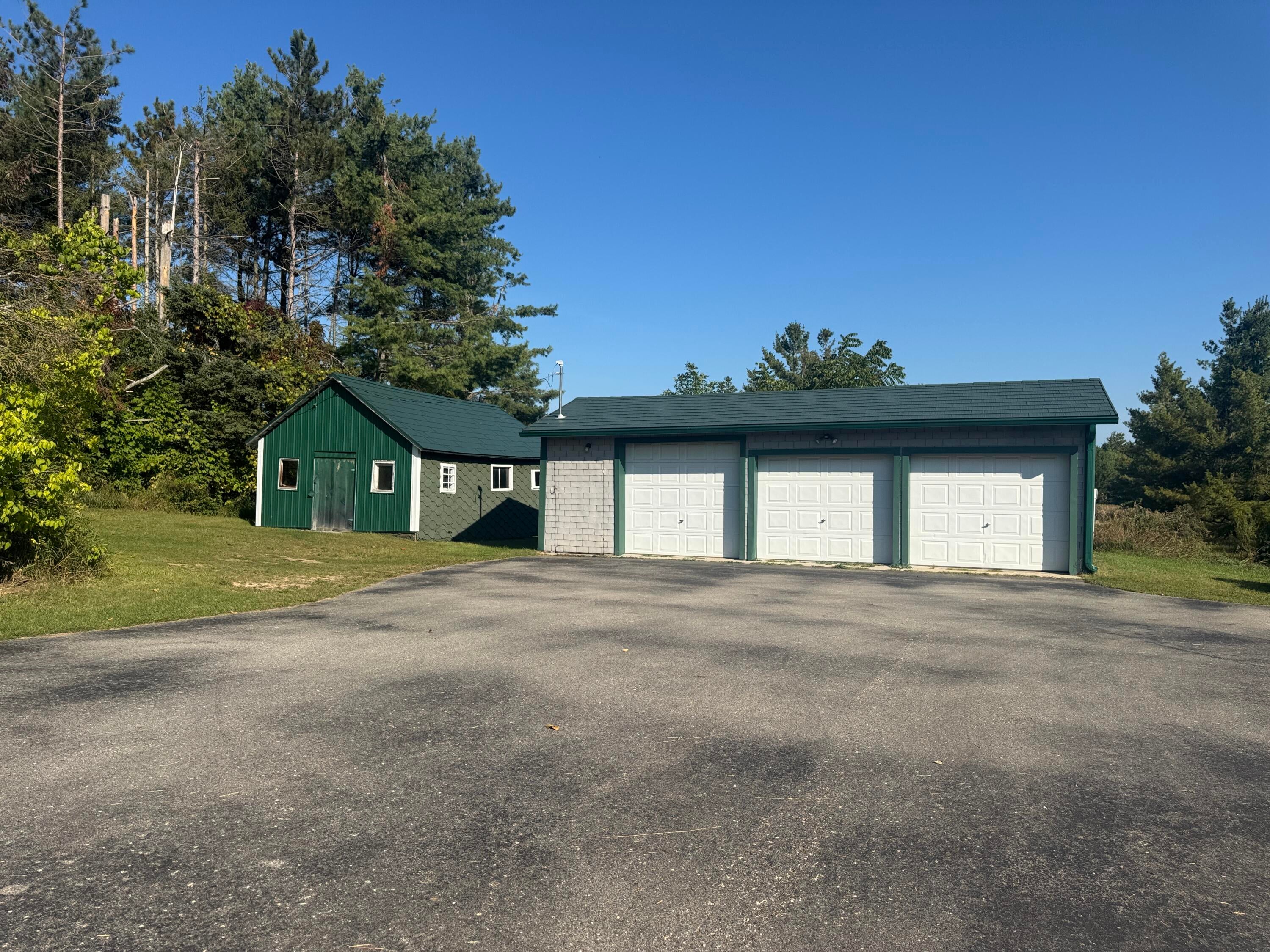 1598 Mapes Road Mio, MI 48647 - Photo 4 of 49 IMG_5160