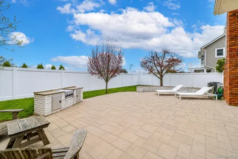 $1,050,000 | 29 Donna Lane, Lido Beach, NY 11561