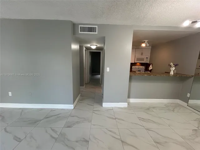 $1,850 | 1225 Northeast 124th Street, Unit 20C, North Miami, FL 33161