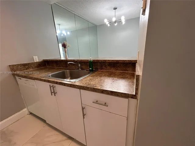 $1,850 | 1225 Northeast 124th Street, Unit 20C, North Miami, FL 33161