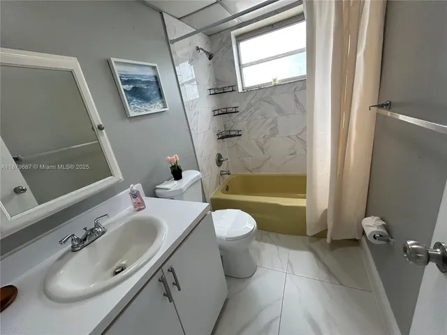 $1,850 | 1225 Northeast 124th Street, Unit 20C, North Miami, FL 33161