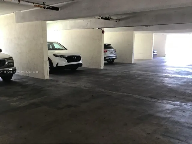 $1,850 | 1225 Northeast 124th Street, Unit 20C, North Miami, FL 33161