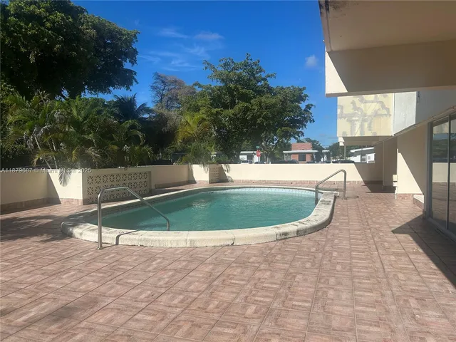 $1,850 | 1225 Northeast 124th Street, Unit 20C, North Miami, FL 33161