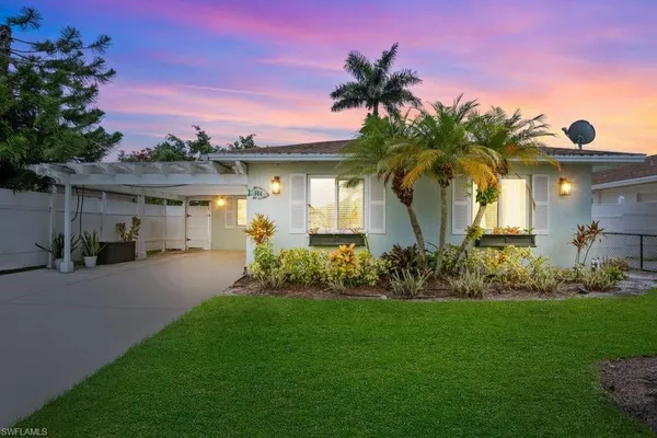 $795,000 | 744 94th Avenue North, Naples, FL 34108