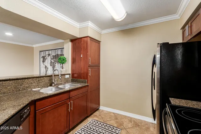 $2,000 | 2025 East Campbell Avenue, Unit 246, Phoenix, AZ 85016