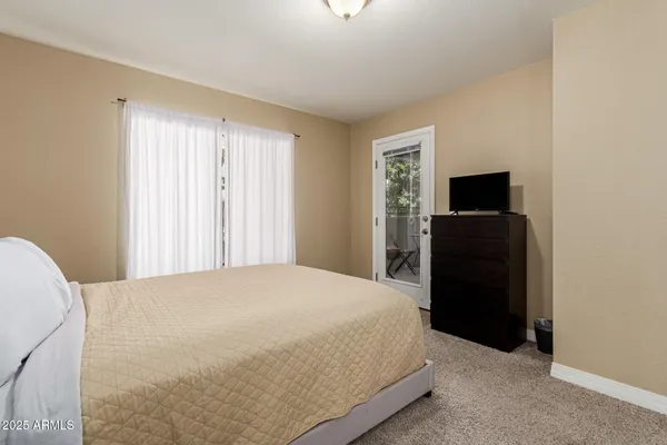 $2,000 | 2025 East Campbell Avenue, Unit 246, Phoenix, AZ 85016