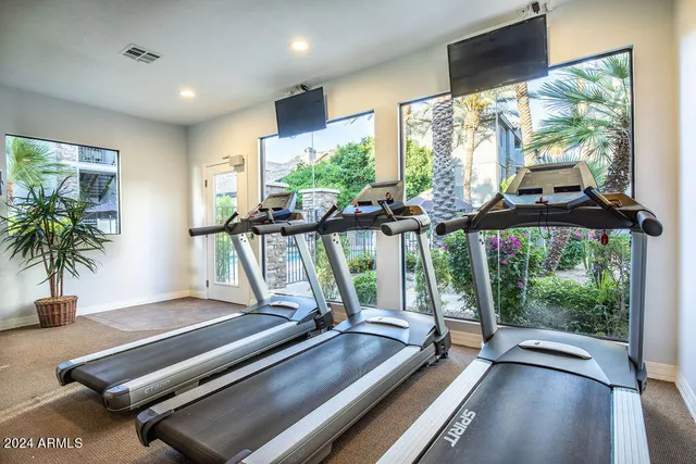 $2,000 | 2025 East Campbell Avenue, Unit 246, Phoenix, AZ 85016