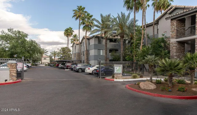 $2,000 | 2025 East Campbell Avenue, Unit 246, Phoenix, AZ 85016