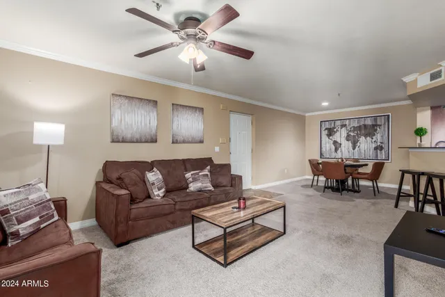$2,000 | 2025 East Campbell Avenue, Unit 246, Phoenix, AZ 85016