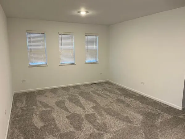 $3,200 | 3909 Iron Gate Drive, Valparaiso, IN 46385