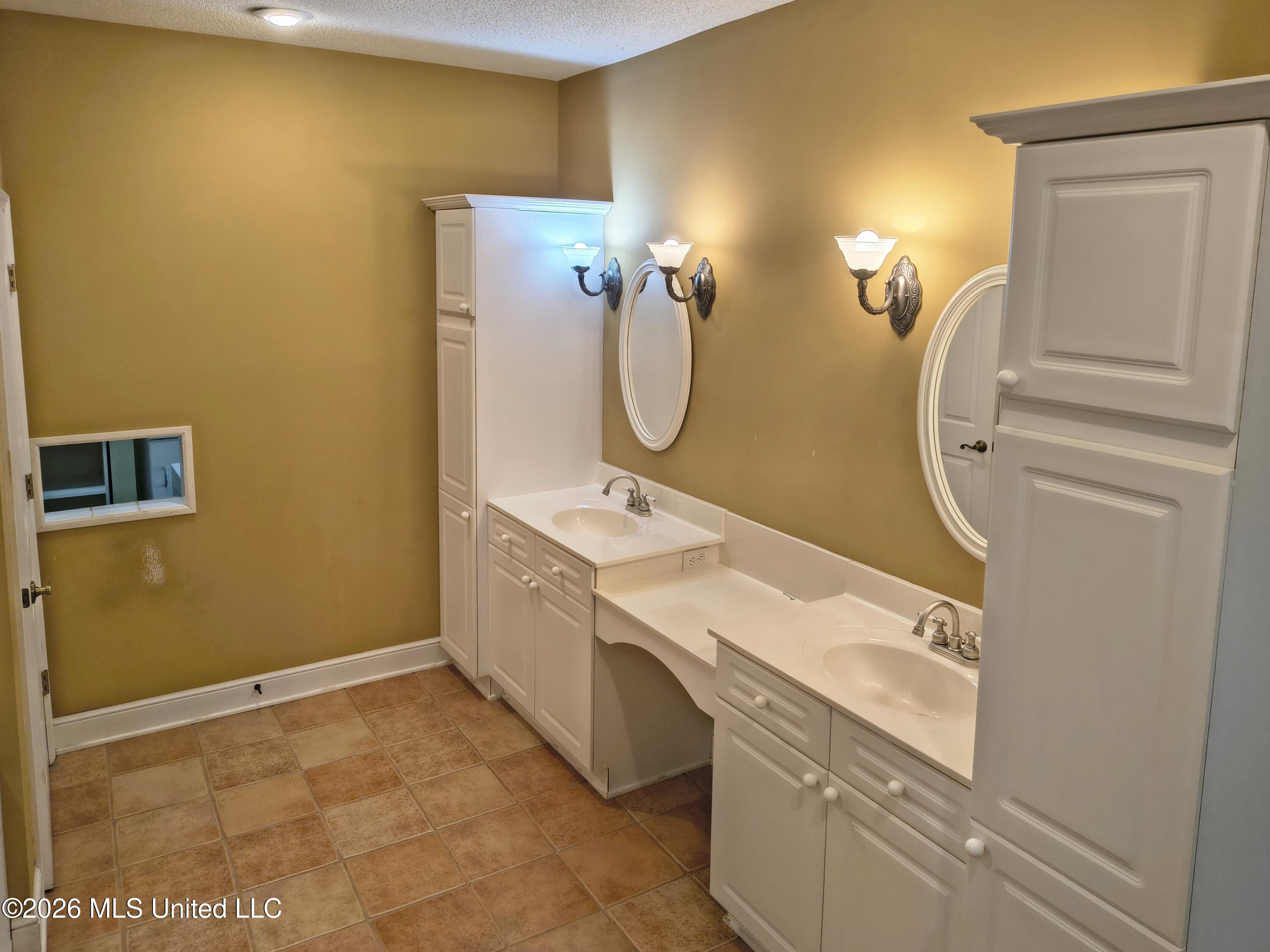 1663 Cedar Trail Cove Hernando, MS 38632 - Photo 15 of 33 1663 Cedar Trail Master Bath 3_Detailed