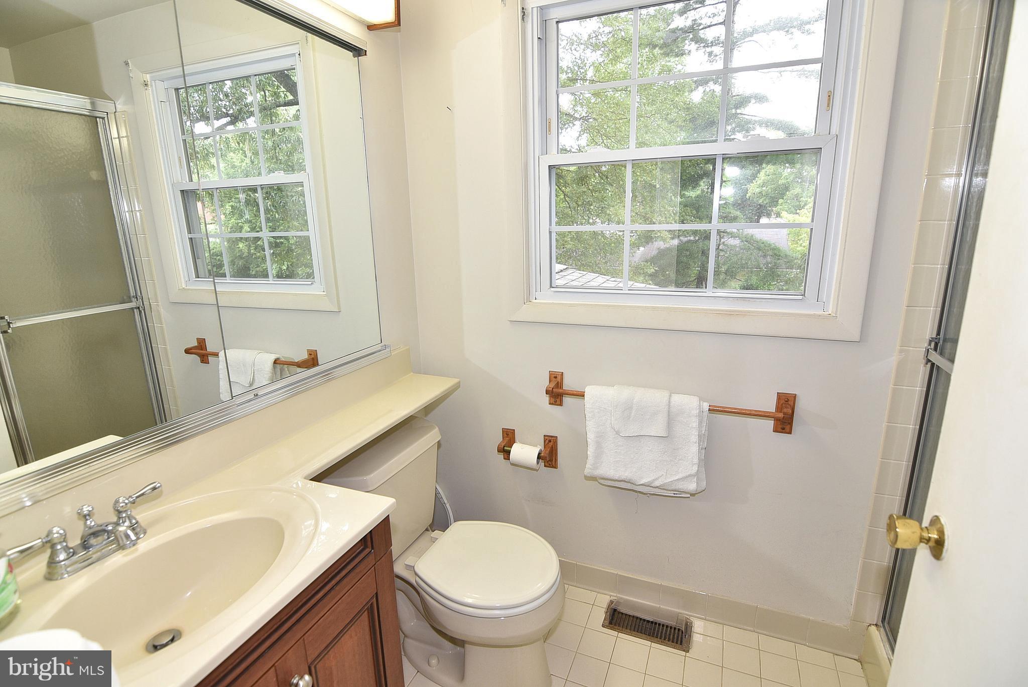 1795 Rochester Street Crofton, MD 21114 - Photo 25 of 29 Bath (Master)