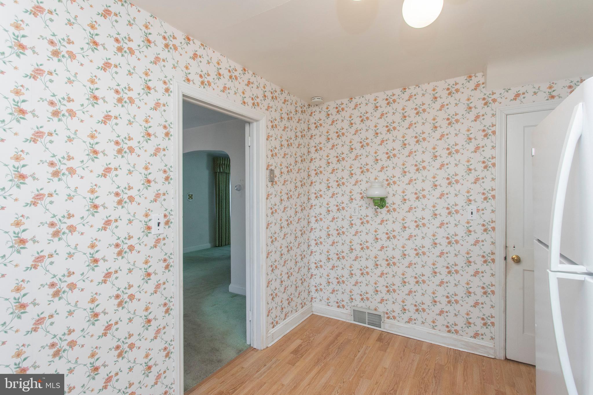 16 West Avenue Springfield, PA 19064 - Photo 21 of 34 a bathroom with a shower curtain