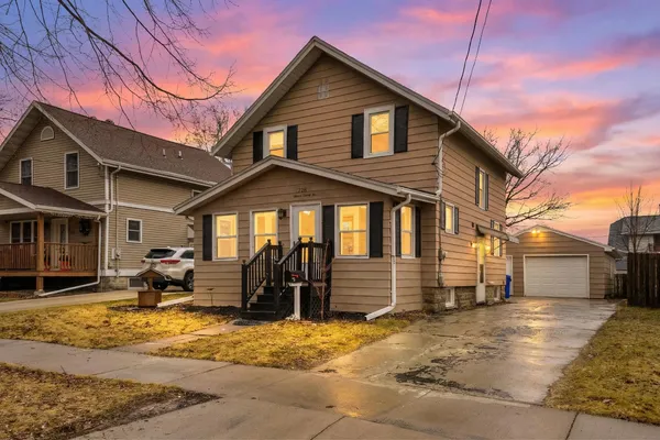 $239,900 | 726 West Summer Street, Appleton, WI 54914