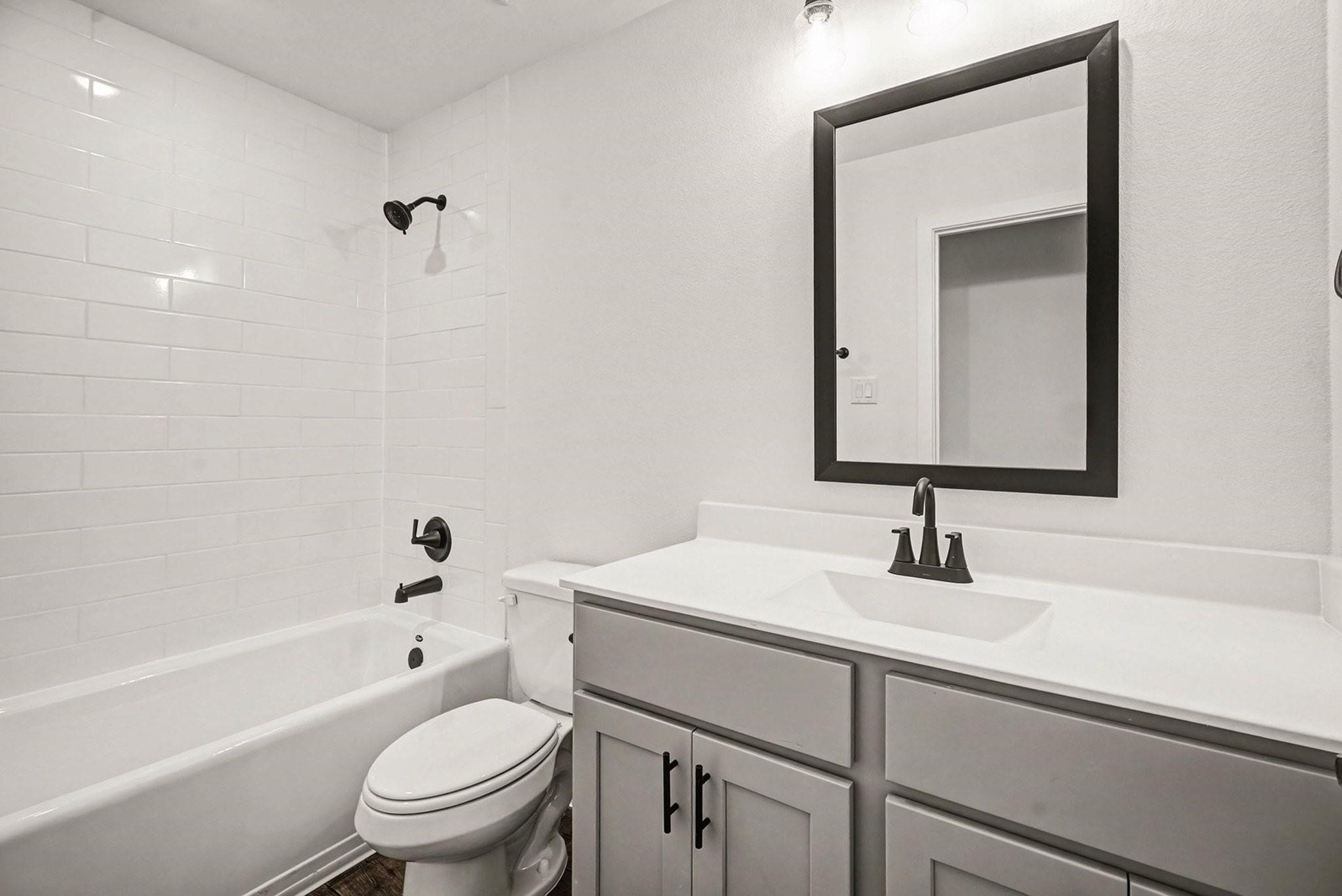 720 Greystone Lane Angleton, TX 77515 - Photo 14 of 23