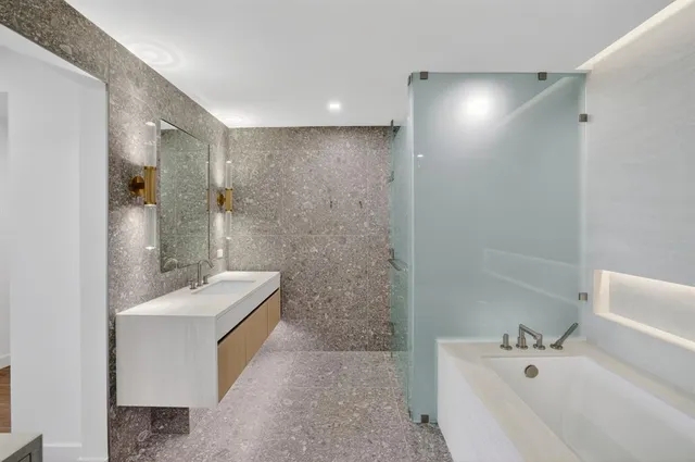 $4,699,000 | 900 North Ocean Boulevard, Unit 1401, Pompano Beach, FL 33062