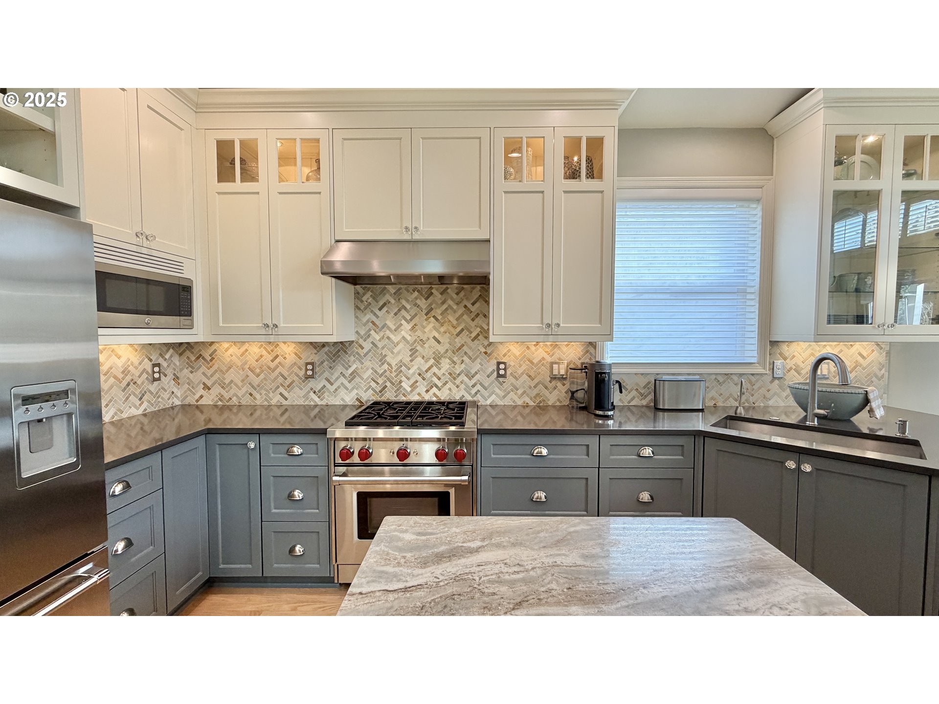 632 Southeast 38th Drive Gresham, OR 97080 - Photo 7 of 46 a kitchen with stainless steel appliances granite countertop a sink stove and cabinets