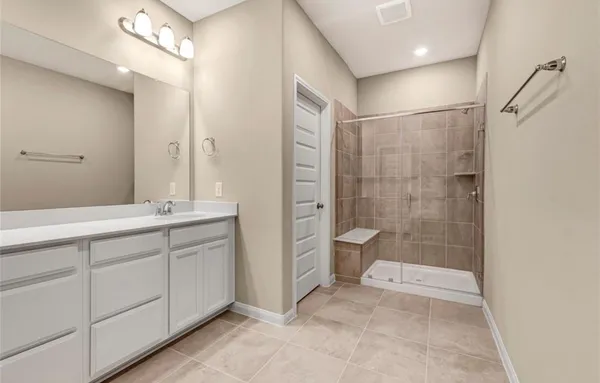 $2,600 | 16104 Oregon Oak Drive, Houston, TX 77084