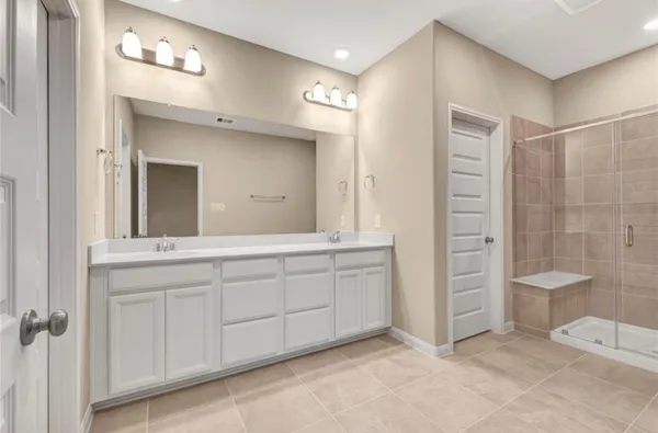 $2,600 | 16104 Oregon Oak Drive, Houston, TX 77084