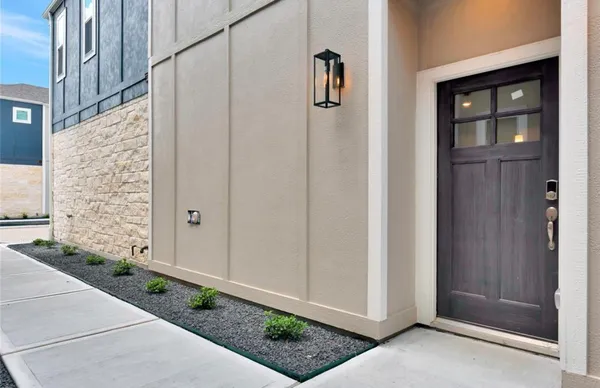 $2,600 | 16104 Oregon Oak Drive, Houston, TX 77084