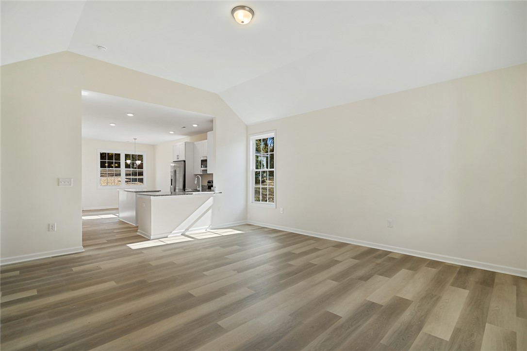 337 Winston Street Pendleton, SC 29670 - Photo 7 of 35 Living Room