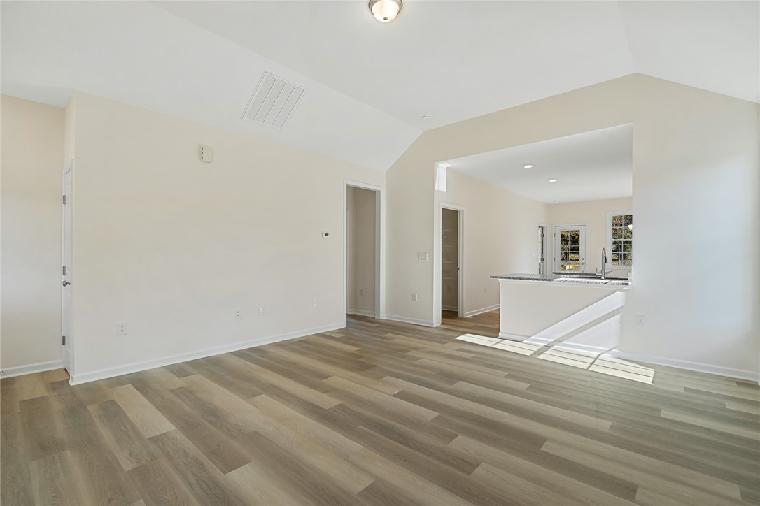 337 Winston Street Pendleton, SC 29670 - Photo 8 of 35 Living Room