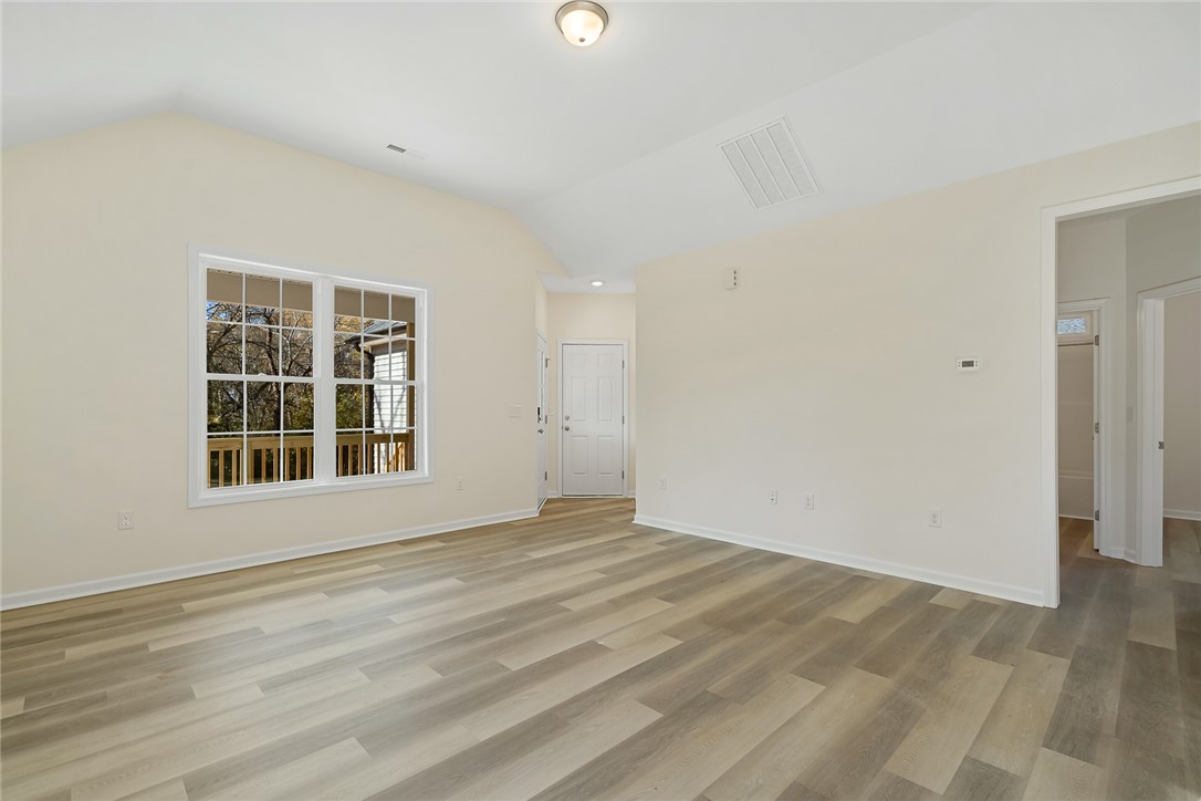 337 Winston Street Pendleton, SC 29670 - Photo 9 of 35 Living Room