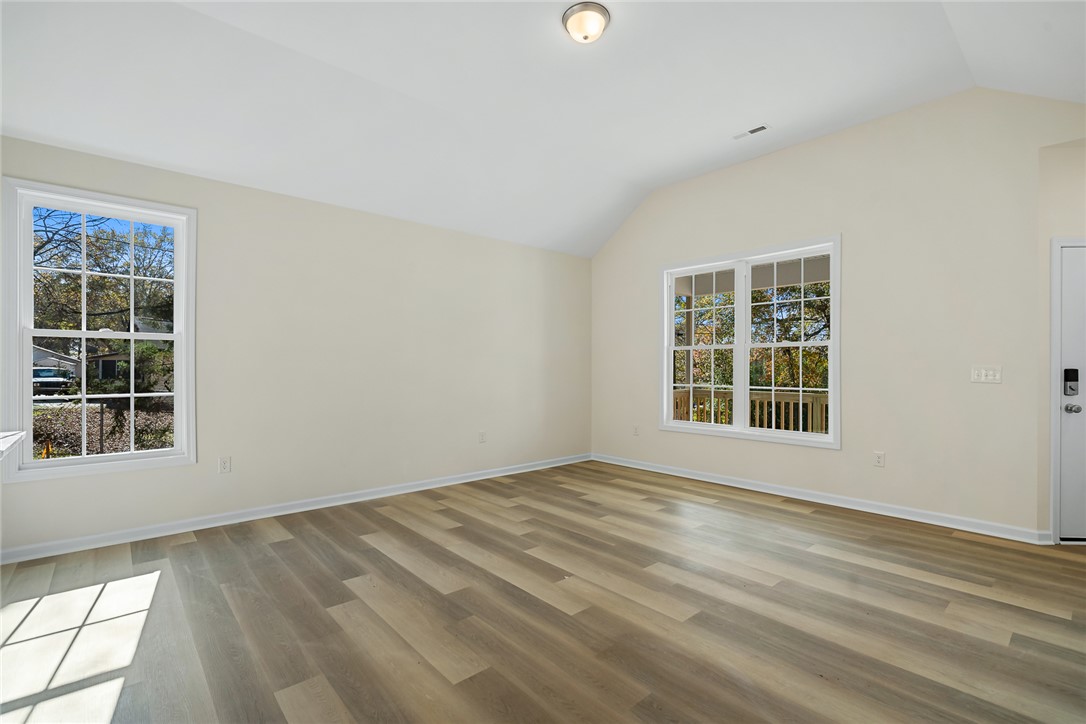 337 Winston Street Pendleton, SC 29670 - Photo 10 of 35 Living Room