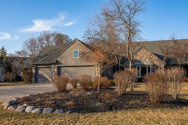 $699,900 | 2618 West Lake Park Court, Mequon, WI 53092